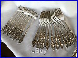 115 Piece Oneida BAROQUE ROSE 1881 Rogers Silverplate Service for 12 +Servers