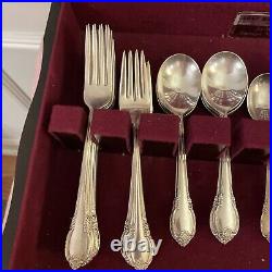 1847 Rogers Bros 56 pc Remembrance Silverplate flatware Set & silver chest