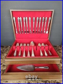 1847 Rogers Bros Antique Silver Plate 1924 Ancestral 55-Pc Flatware Monogram Box