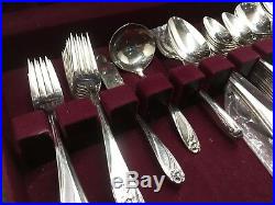 1847 Rogers Bros Daffodil Silverplate 76 pc. With Original Silver Chest