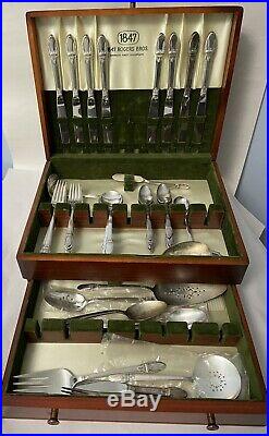 1847 Rogers Bros FIRST LOVE Silver Plate Flatware Set 52 pieces in wood box vtg