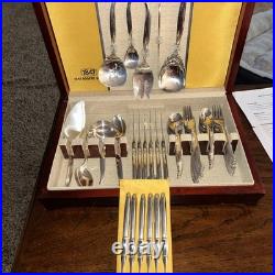 1847 Rogers Bros Flair Silverplate Flatware with Wood Chest serving 12 total 69