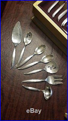 1847 Rogers Bros Garland set Vintage silverware Flatware 66 pieces and wood case