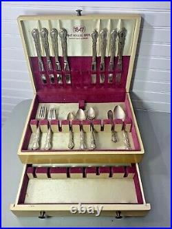 1847 Rogers Bros. HERITAGE Pattern Silver Plate Flatware 38 Pcs. & Case (6F)