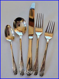 1847 Rogers Bros IS DAFFODIL Silverplate Flatware Set of 52 Pieces Service for 8