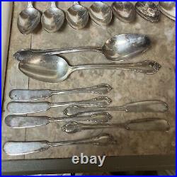 1847 Rogers Bros IS Remembrance 76 Piece Silverplate Silverware