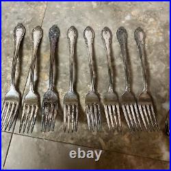 1847 Rogers Bros IS Remembrance 76 Piece Silverplate Silverware