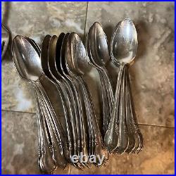 1847 Rogers Bros IS Remembrance 76 Piece Silverplate Silverware