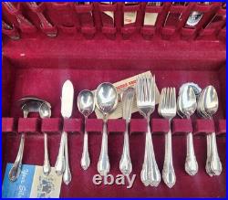 1847 Rogers Bros IS Silverplate REMEMBRANCE Flatware Set 64 pc in Case 1847 Rogers Bros IS Silverplate REMEMBRANCE Flatware Set 64 pc in Case