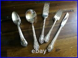 1847 Rogers Bros IS Silverware Set Remembrance 52 Piece withChest