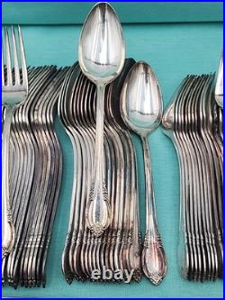 1847 Rogers Bros REMEMBRANCE Silverplate 154 Pcs. Needs Polished Read Descript