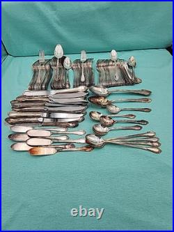 1847 Rogers Bros REMEMBRANCE Silverplate 154 Pcs. Needs Polished Read Descript