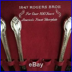 1847 Rogers Bros. Remembrance Flatware Silverware 85 Pieces with Case