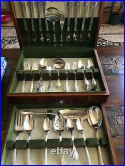 1847 Rogers Bros Silverware Service For 8 Remembrance Pattern With Chest