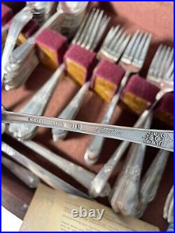 1847 Rogers Bros Valencia 88-piece Silverware Set Withoriginal Wood Chest