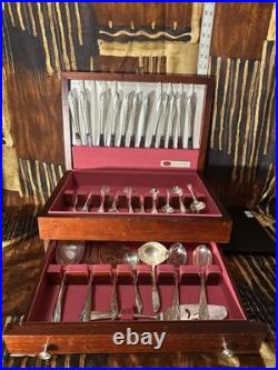 1847 Rogers Bros Vintage 1961 Silver Plate Leilani 75-Pc Flatware Set
