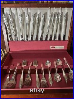 1847 Rogers Bros Vintage 1961 Silver Plate Leilani 75-Pc Flatware Set