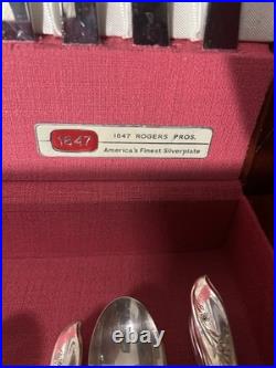 1847 Rogers Bros Vintage 1961 Silver Plate Leilani 75-Pc Flatware Set