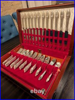 1847 Rogers Bros Vintage Silver Plate First Love Flatware 61 Piece Set