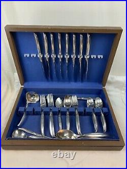 1847 Rogers Brothers IS Flair Silverplate Silverware Flatware 52 Piece 774