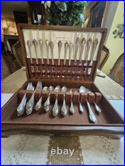 1847 Rogers Brothers Remembrance Silverware Full Set For Six With Extra 1847 Rogers Brothers Remembrance Silverware Full Set For Six With Extra