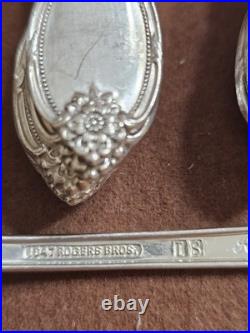 1847 Rogers Brothers Remembrance Silverware Full Set For Six With Extra