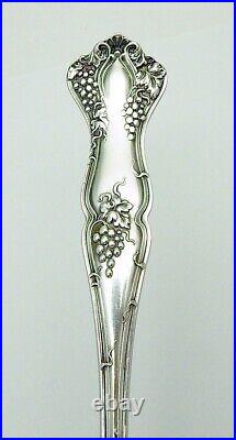 1847 Rogers Silverplate Vintage Grapes Pierced Ice Serving Spoon Free Ship