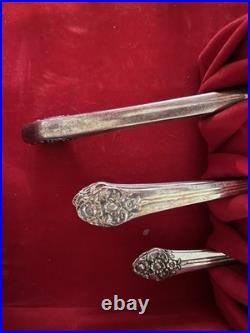 1881 By Rogers Oneida 42 Piece Boxed Set Silver Plate Flatware Plantation
