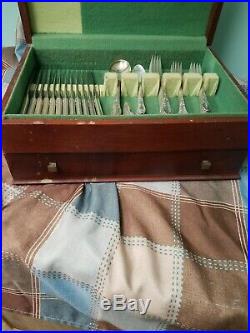 1881 Rogers Oneida Enchantment Vintage 66 Pc Silverplate Flatware + Chest
