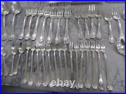 1916 Heraldic pattern 1847 Rogers Bros silverplate flatware 68 pieces with box