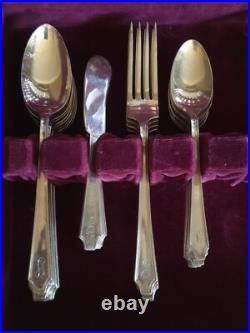 1928 Legacy Pattern 1847 Rogers Bros with 8 Place Settings/Serving Pieces with Box
