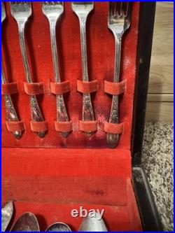 1934 Oneida 1881 Rogers Silver Plate 39 Piece Chateau Flatware