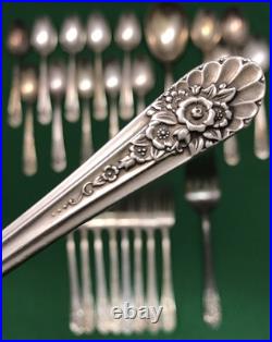 25 Pc JUBILEE Silverplate DINNER FORKS PLACE & TEASPOONS + SERVING Wm Rogers Mfg
