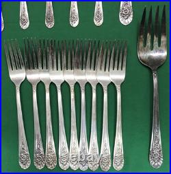 25 Pc JUBILEE Silverplate DINNER FORKS PLACE & TEASPOONS + SERVING Wm Rogers Mfg