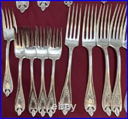 33 Pc 1911 OLD COLONY Silverplated Flatware Set for 4 with Extras 1847 Rogers Bros 33 Pc 1911 OLD COLONY Silverplated Flatware Set for 4 with Extras 1847 Rogers Bros