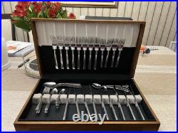 46 pc WM A Rogers A1 Plus Oneida Silverplate silverware set 46 pc WM A Rogers A1 Plus Oneida Silverplate silverware set