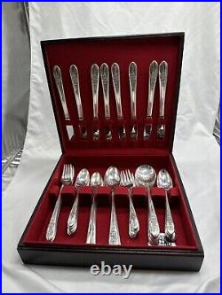 50 Wm Rogers MFG Co Extra Plate With 6 Revelations Spoons Flatware Set With Case