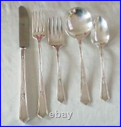 50pc Rogers XII IS La Touraine Silver Plate Flatware set in Wooden Chest