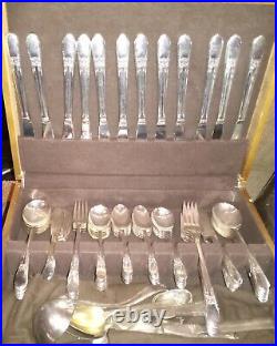 50pc Wm Rogers & Son IS Gardenia Silver Plate Flatware Set in Chest Serves 10+