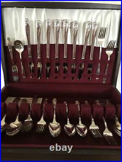 52 Piece Antique 1847 Rogers Bros Silverware Silverplate In Daffodil. Wooden Case