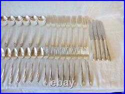 52 pieces 1847 Rogers Bros. IS DAFFODIL FLATWARE SET Service for 8