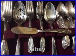 69pcs Set 1847 Rogers Bros 1950 DAFFODIL Silverplate in Rogers Bros Box
