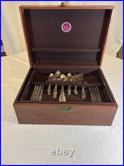 71 Piece Set WM Rogers IS TREASURE 1940 Silverplate Flatware with Box