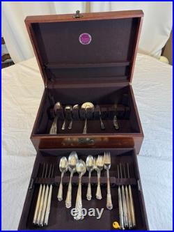 71 Piece Set WM Rogers IS TREASURE 1940 Silverplate Flatware with Box