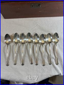 71 Piece Set WM Rogers IS TREASURE 1940 Silverplate Flatware with Box