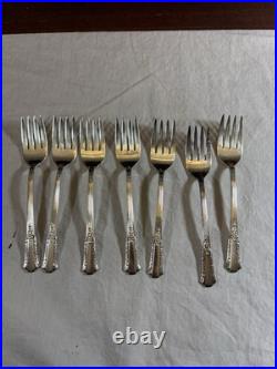 71 Piece Set WM Rogers IS TREASURE 1940 Silverplate Flatware with Box