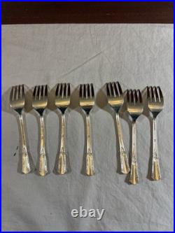 71 Piece Set WM Rogers IS TREASURE 1940 Silverplate Flatware with Box
