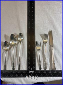 71 Piece Set WM Rogers IS TREASURE 1940 Silverplate Flatware with Box