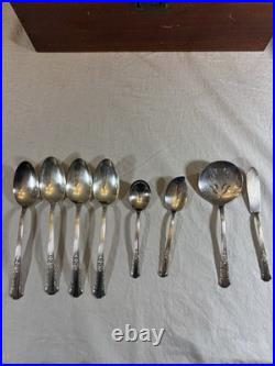 71 Piece Set WM Rogers IS TREASURE 1940 Silverplate Flatware with Box