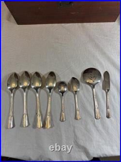 71 Piece Set WM Rogers IS TREASURE 1940 Silverplate Flatware with Box